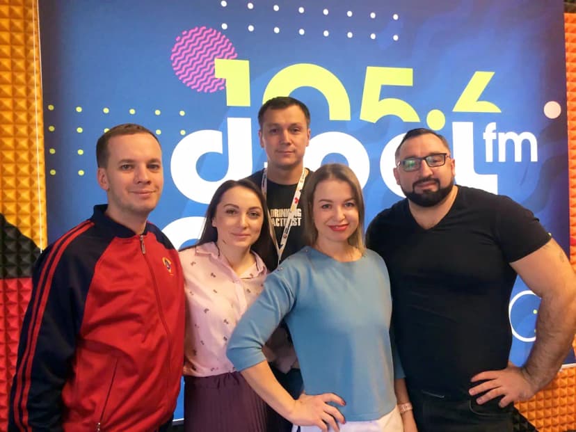 Анна Дубровина в студии радиостанции Dipol FM